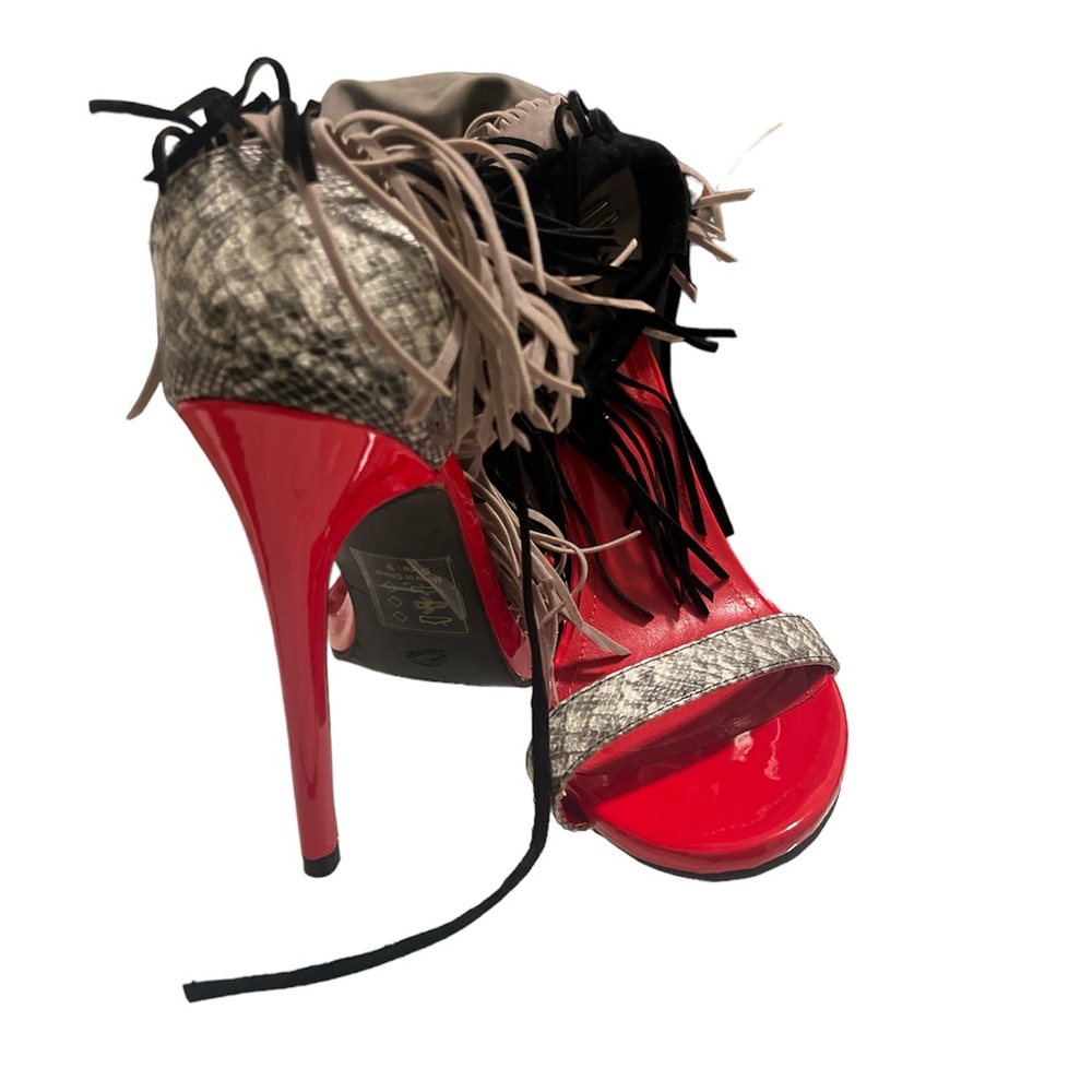 Show Republic LA Red/Black/Snackprint tie ankle pumps size 9 - Picture 8 of 13